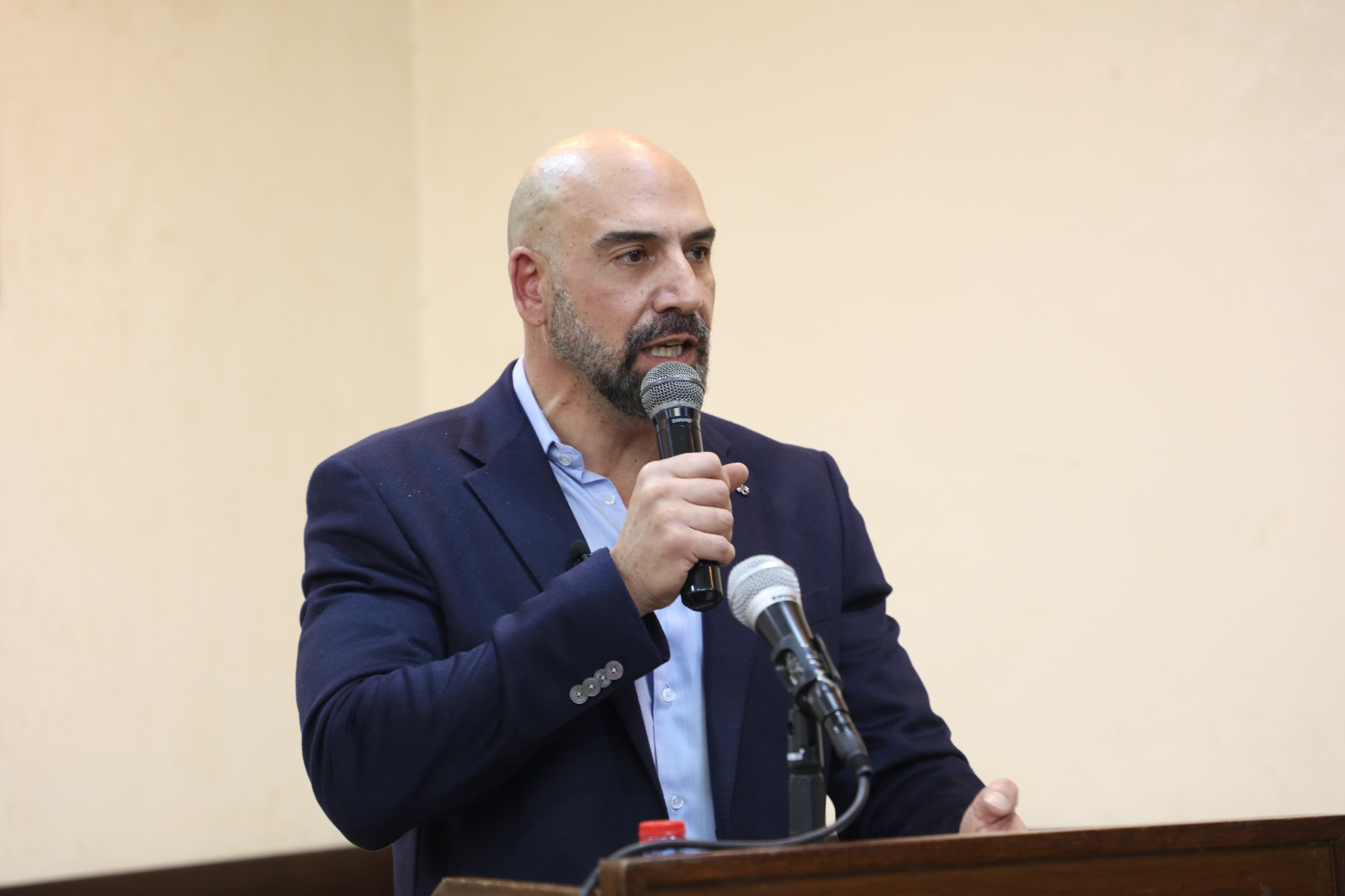 نقيب الصيادلة: يجب منع عرض وبيع الأدوية عبر المنصات