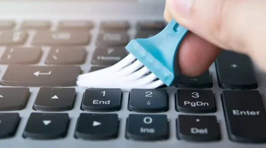 هل يتسبب بيروكسيد الهيدروجين في تلف الأجهزة الإلكترونية؟ 