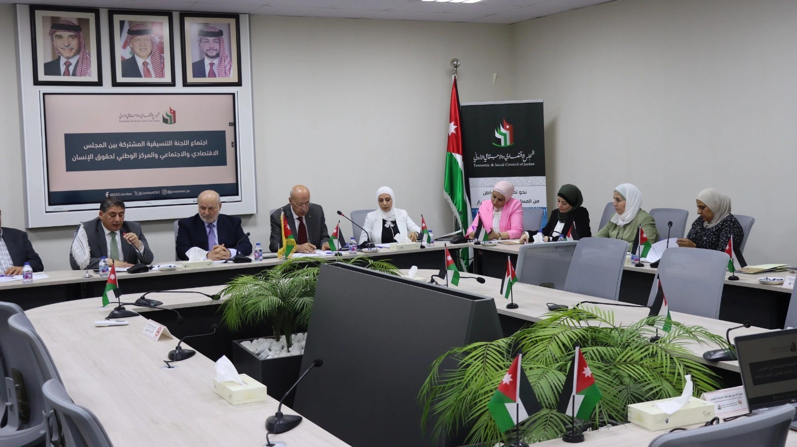 الاقتصادي والاجتماعي والوطني لحقوق الإنسان يبحثان متابعة توصيات التقرير السنوي للمركز