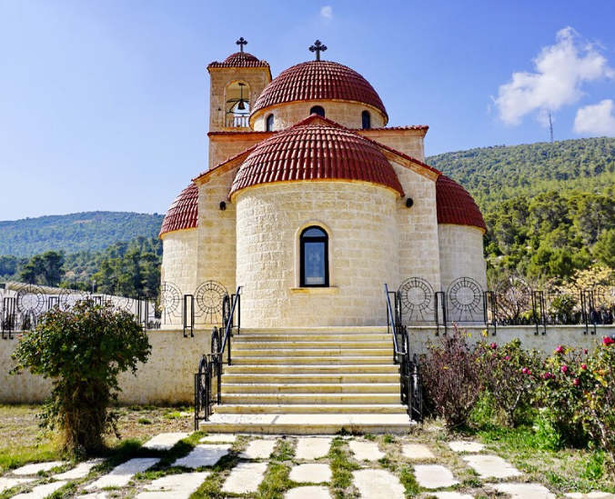  محافظ جرش: عيد الفصح يجسد معاني المحبة والتآخي