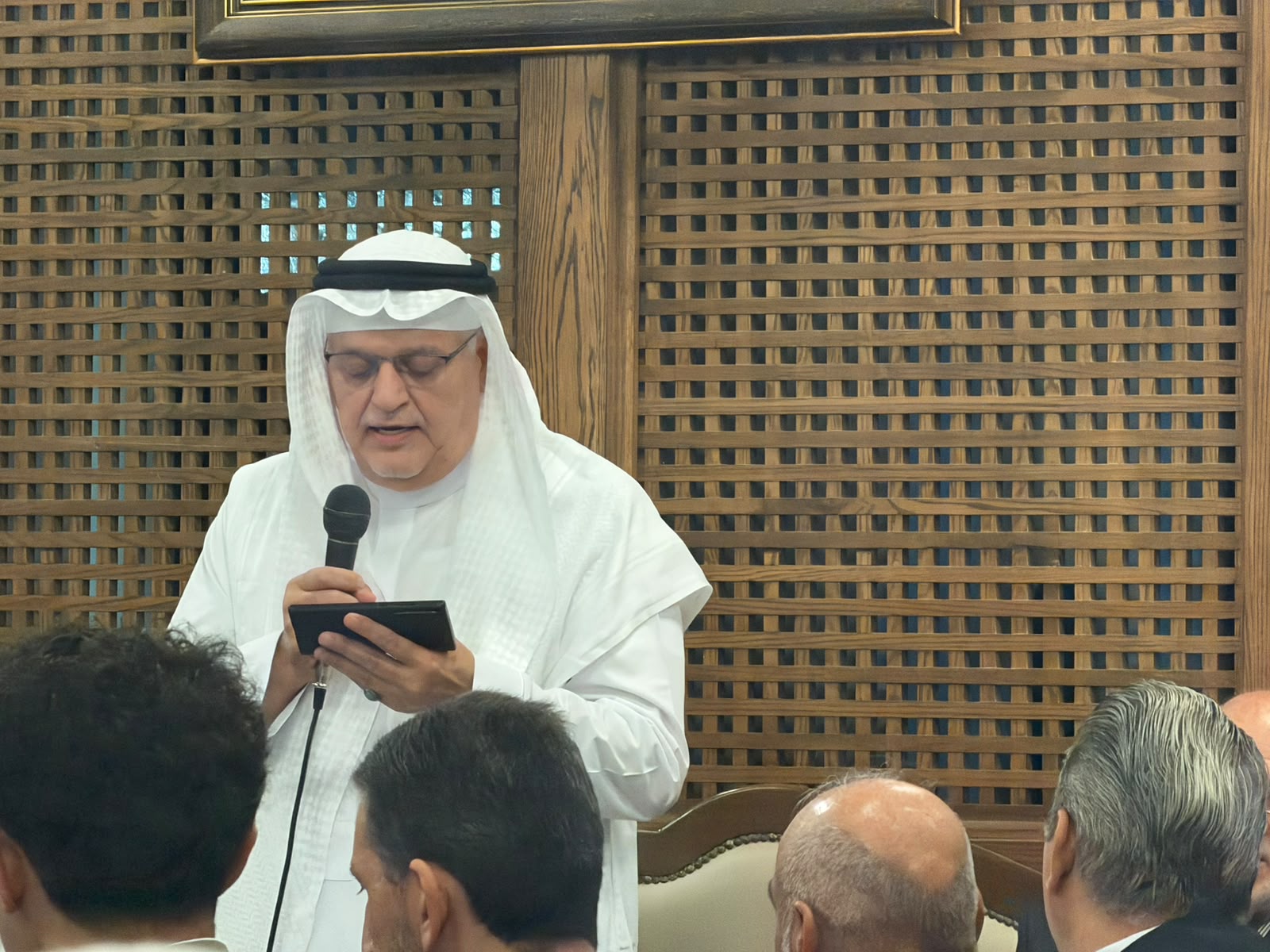  آل الملقي وآل البيطار نسايب