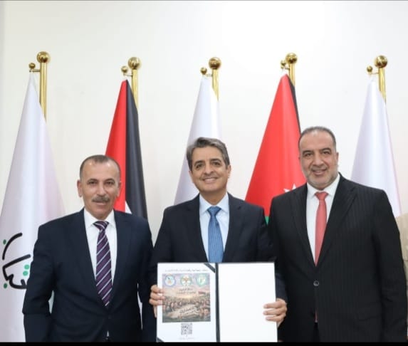 وزير الشباب يشارك بتوقيعه في الحملة المليونية ضد المخدرات