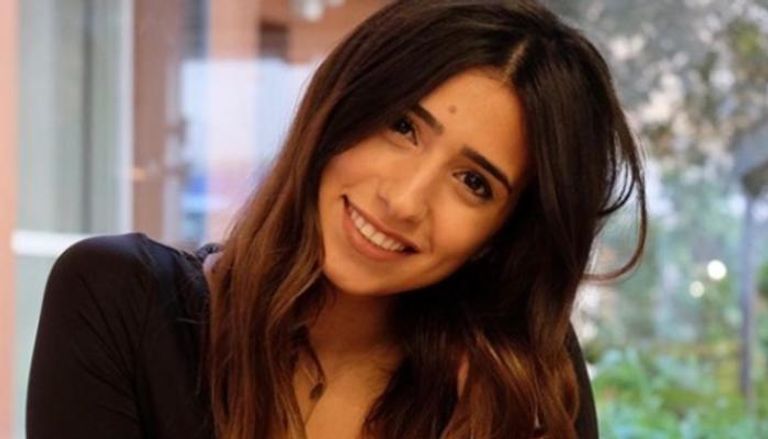 من لبنان إلى العالم ..  إليان دميان تحول مخلفات الأخشاب لحقائب عصرية