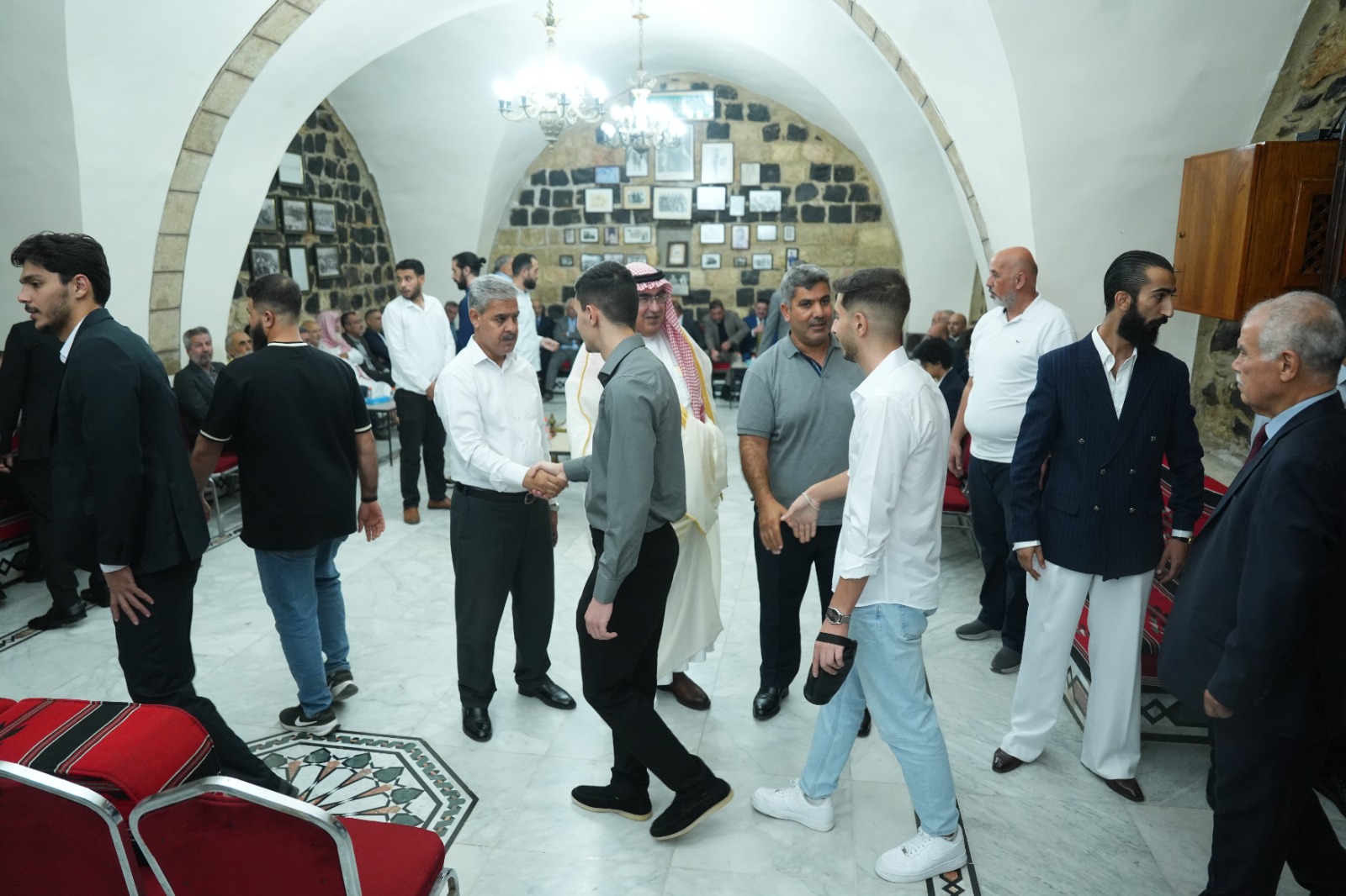 آل التل يستقبلون جاهة آل العياط لطلب يد تالا التل للدكتور حسام عياط (صور)