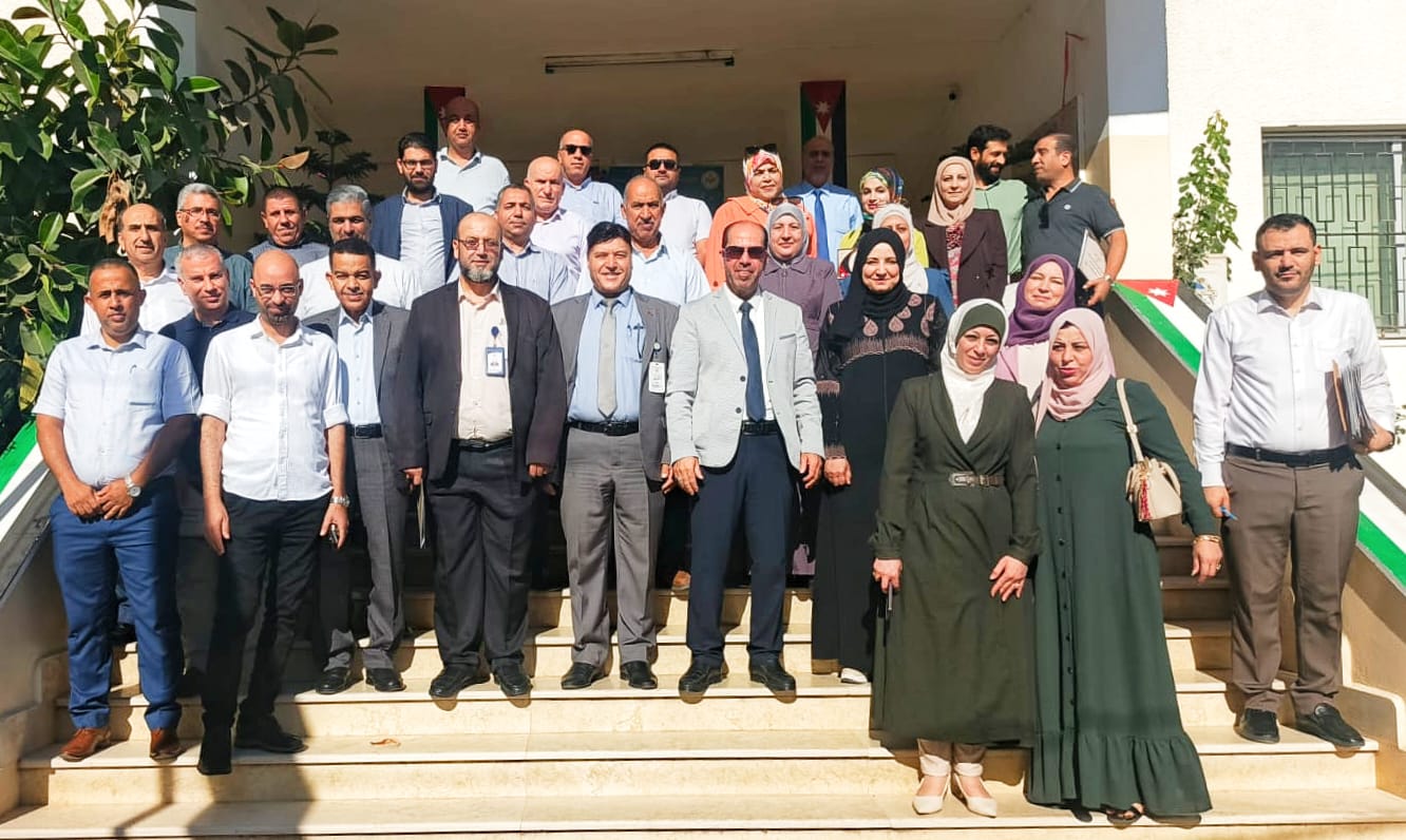 الحوامدة يكرم مندوبي الوزارة وضباط الجودة والعاملين في امتحانات التوجيهي