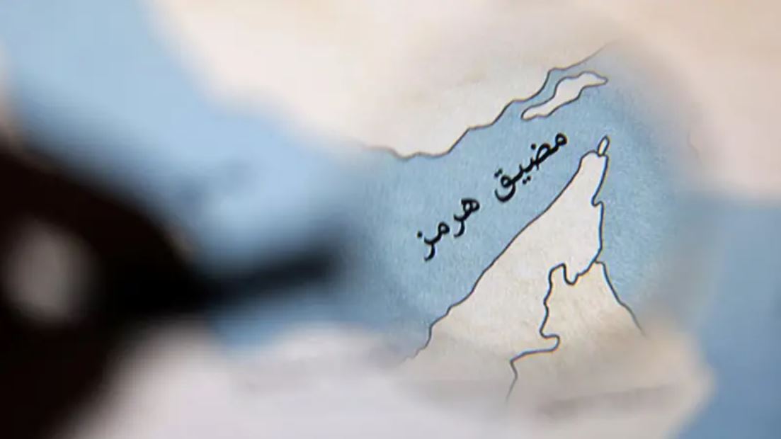واشنطن تقايض طهران بحوافز مقابل هرمز ..  ومقترح بديل من عُمان