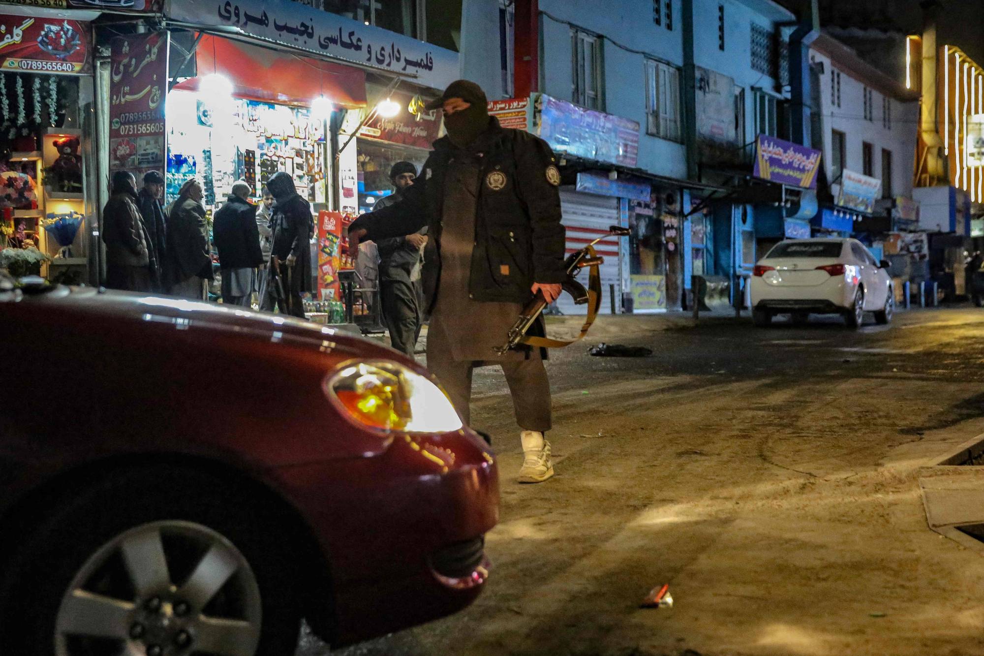 الصين تحذّر مواطنيها من السفر إلى أفغانستان