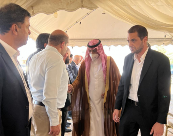السفير السعودي يقدم واجب العزاء بدارة الخريشا