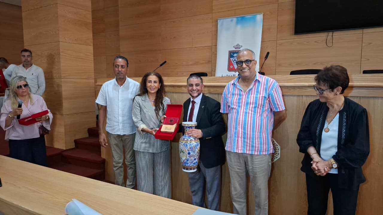 بحضور السفيرة غنيمات تدشين جدارية فسيفسائية ضخمة في الدار البيضاء
