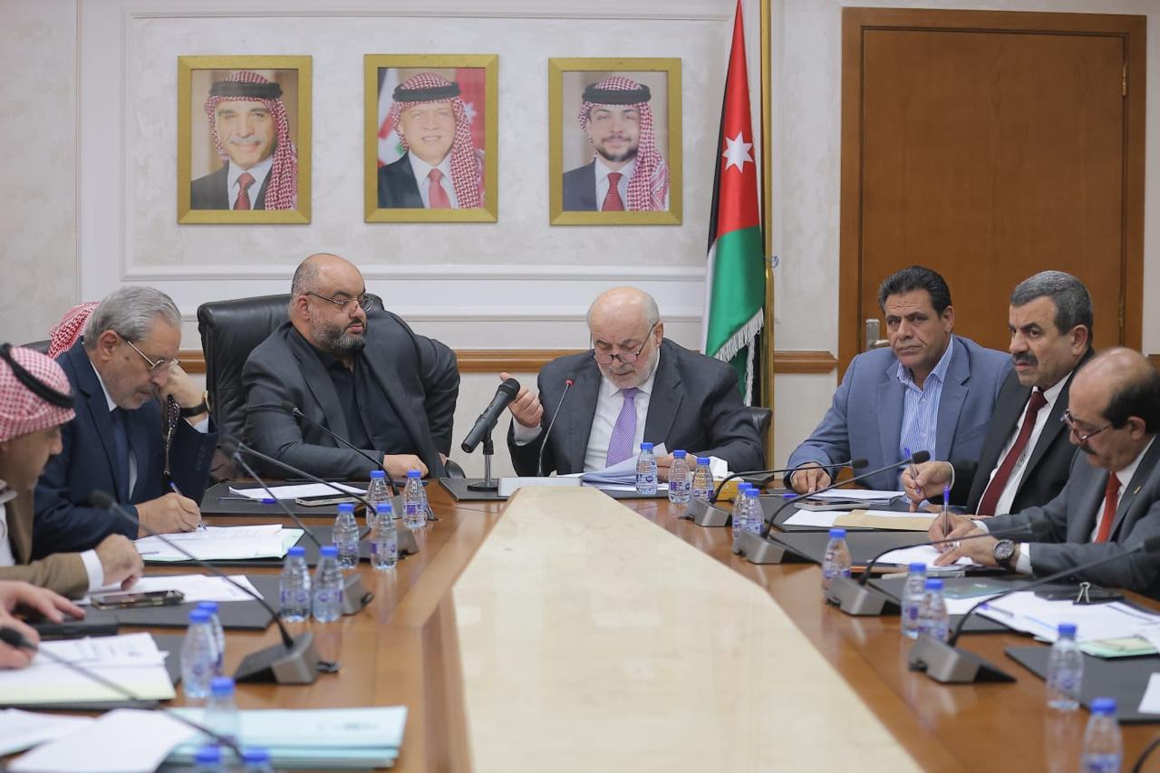 كتلة الوسطية والوطن الإسلامي تبحث واقع الرواتب وسوق العمل