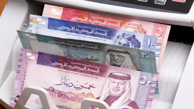 تحويل رواتب معلمي الإضافي إلى البنوك