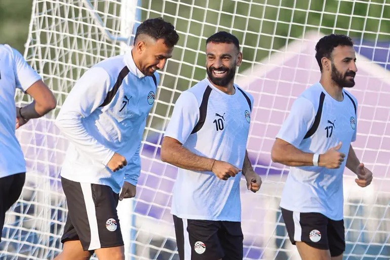 منتخب مصر يدخل موقعة إيران في كأس العالم بغيابين مؤثرين