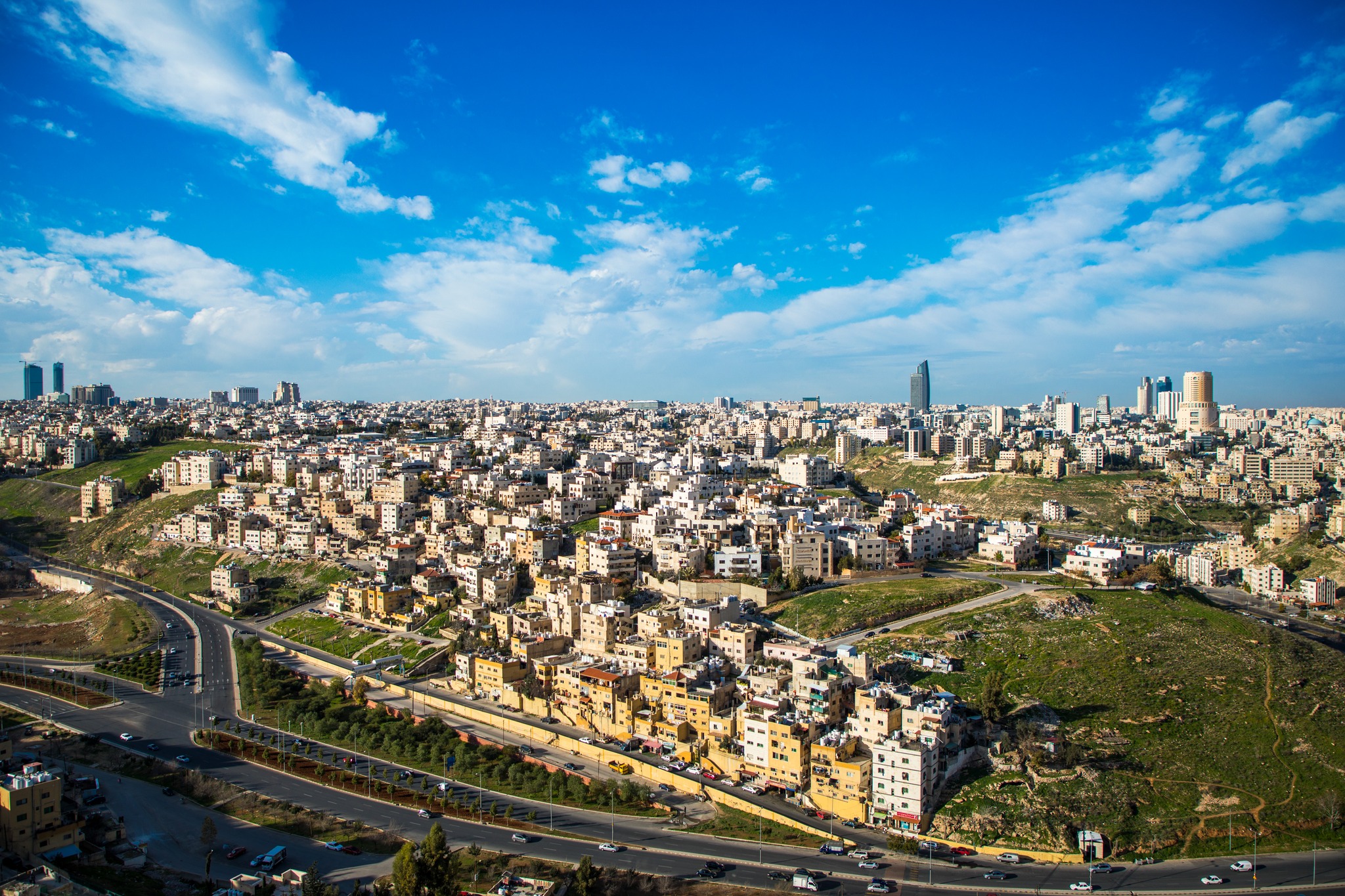 ارتفاع ملموس على الحرارة الاثنين ..  وتحذير من الغبار