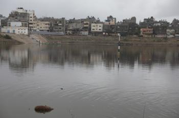 غزة: خطر كبير يتهدد خزان بركة الشيخ رضوان بسبب تدفق المياه العادمة