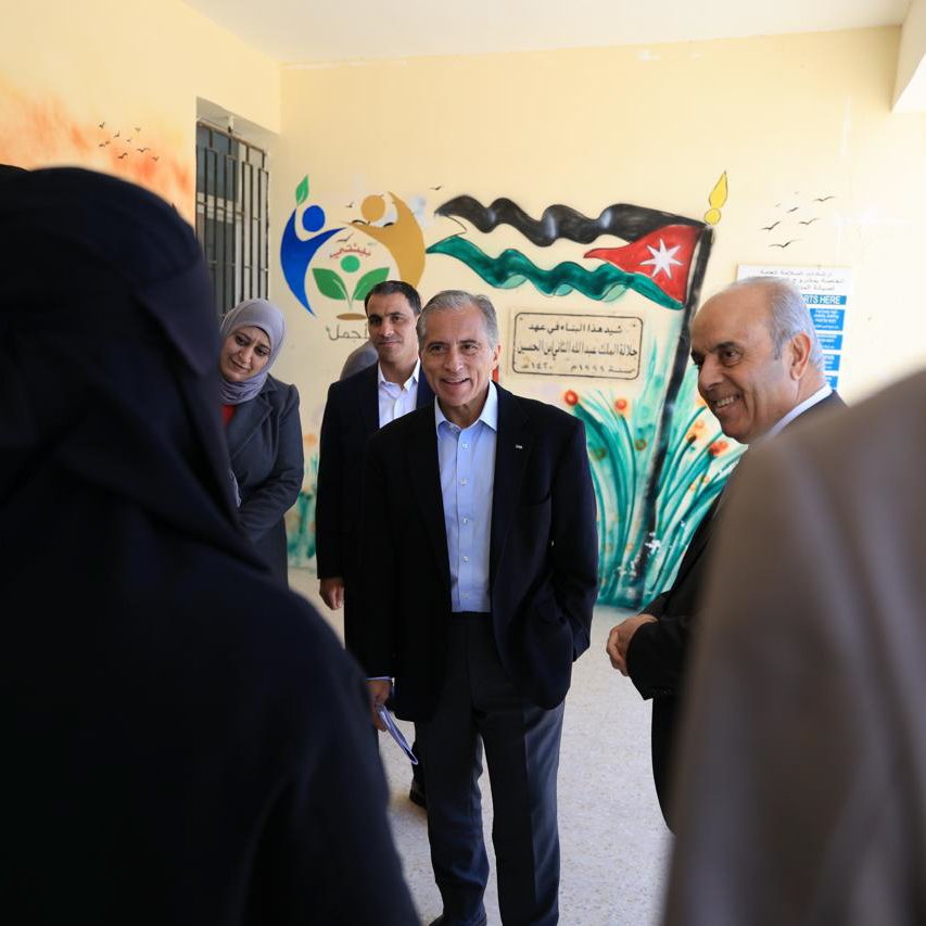 رئيس الوزراء يبدأ زيارة تفقدية في إربد وعجلون