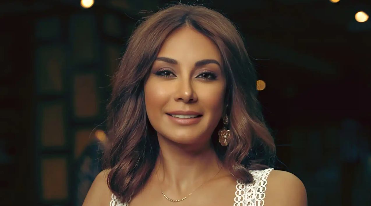 كاريس بشار تكشف طقسها الخاص في كأس العالم وترفض تشجيع هذا الفريق