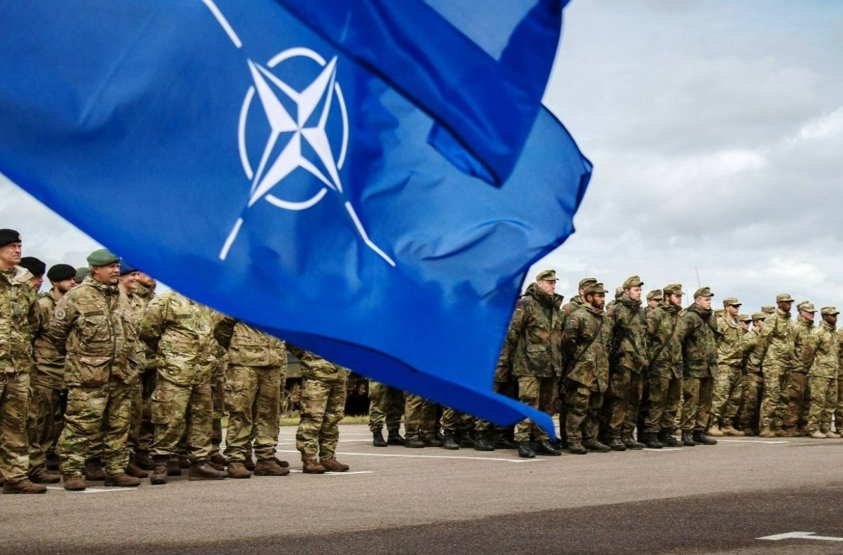 بعثة الناتو تبدأ بإخلاء معسكرها في بغداد والانسحاب من العراق