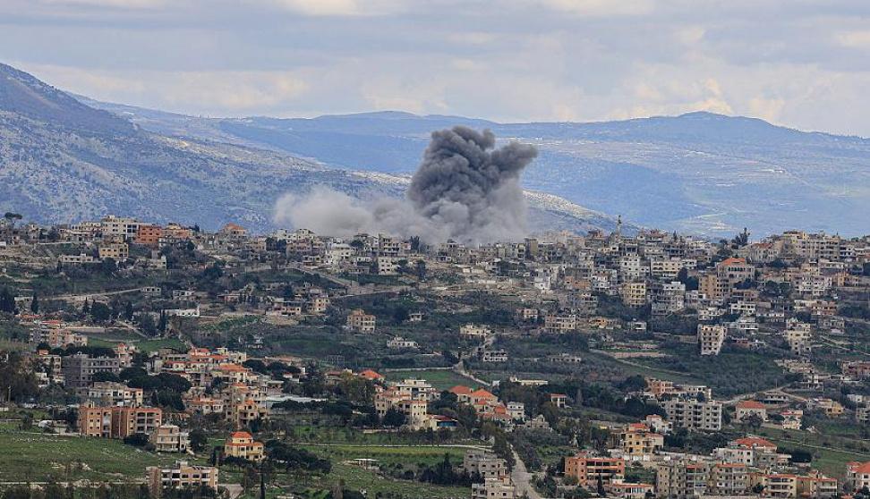 5 شهداء بينهم مسعفان في غارات إسرائيلية على جنوب لبنان