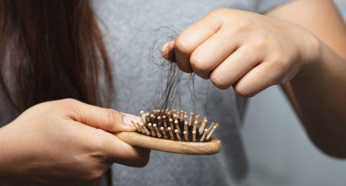 تعديلات ضروري اعتمادها حفاظاً على صحة الشعر في الشتاء 