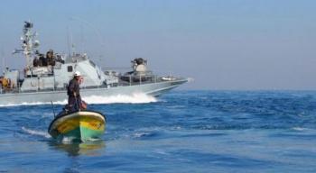 الاحتلال يستهدف الصيادين والمزارعين في رفح وغزة