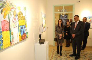 افتتاح معرض لوحات سيمفونية عطاء 