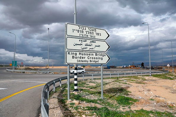 إسرائيل تعلن إغلاق جسر الملك حسين بعد إطلاق نار في أريحا 