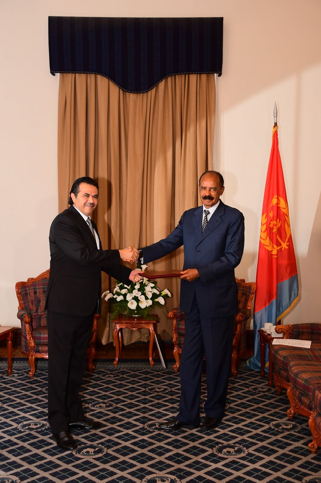 السفير القهيوي يقدم أوراق اعتماده للرئيس الأرتيري