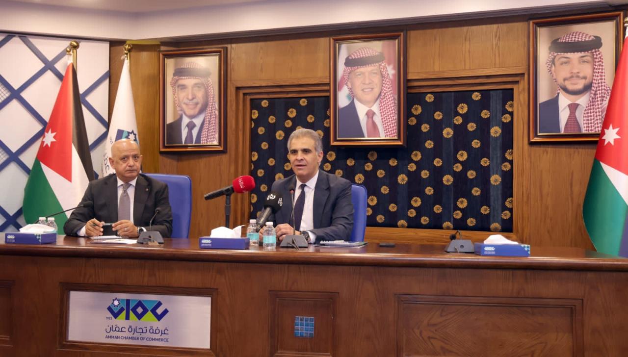 الضمان وتجارة عمّان يبحثان دعم القطاعات المتأثرة بالتطورات الإقليمية
