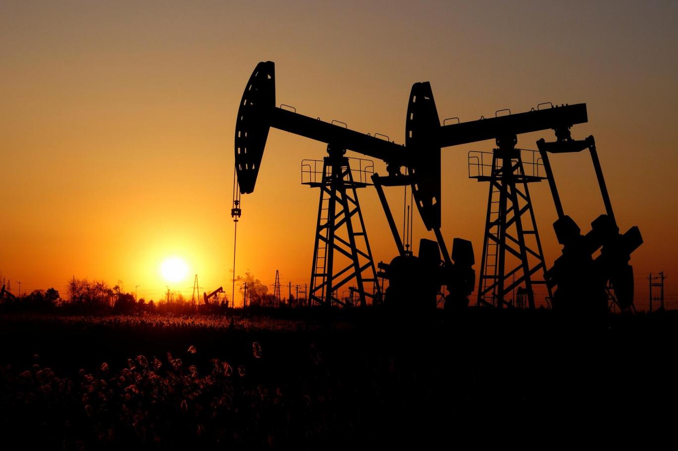 ارتفاع  اسعار النفط عالميا وسط توقعات بشح الإمدادات