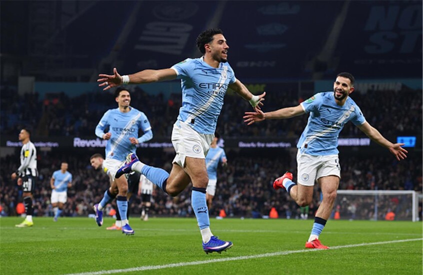 مانشستر سيتي يهنئ عمر مرموش بعيد ميلاده