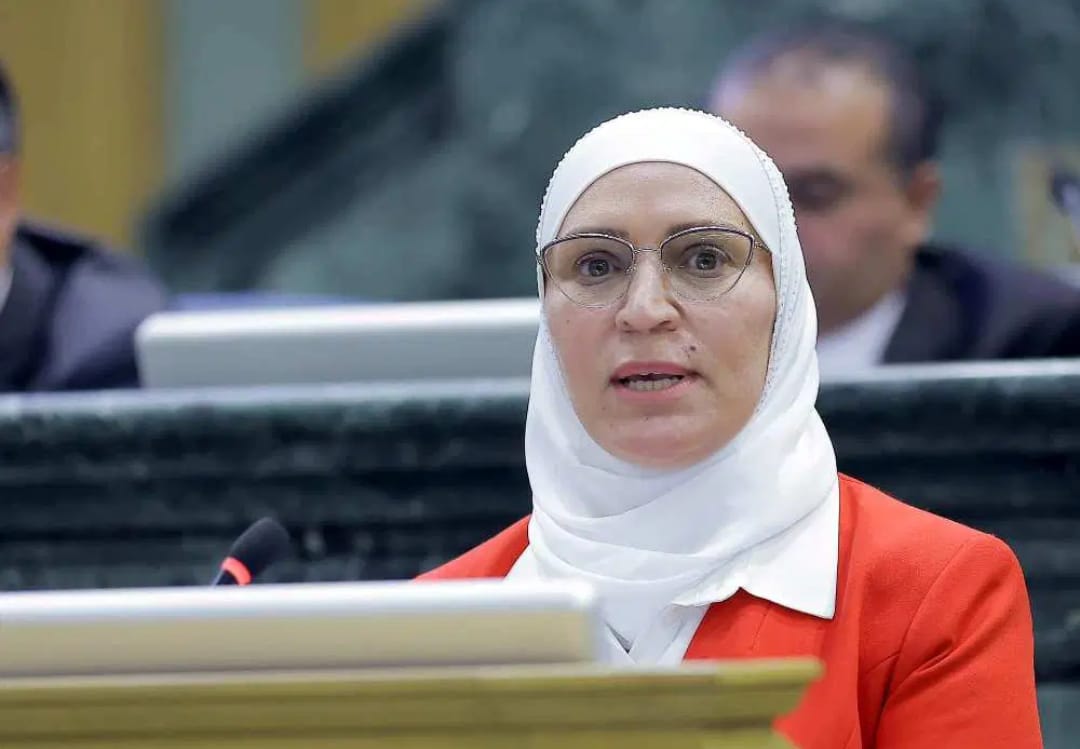 الجراح تسأل الحكومة عن آلية عمل هيئة الخدمة والإدارة العامة