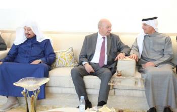 السفير السعودي يقيم مادبة غداء للفايز وشخصيات أردنية في الرياض