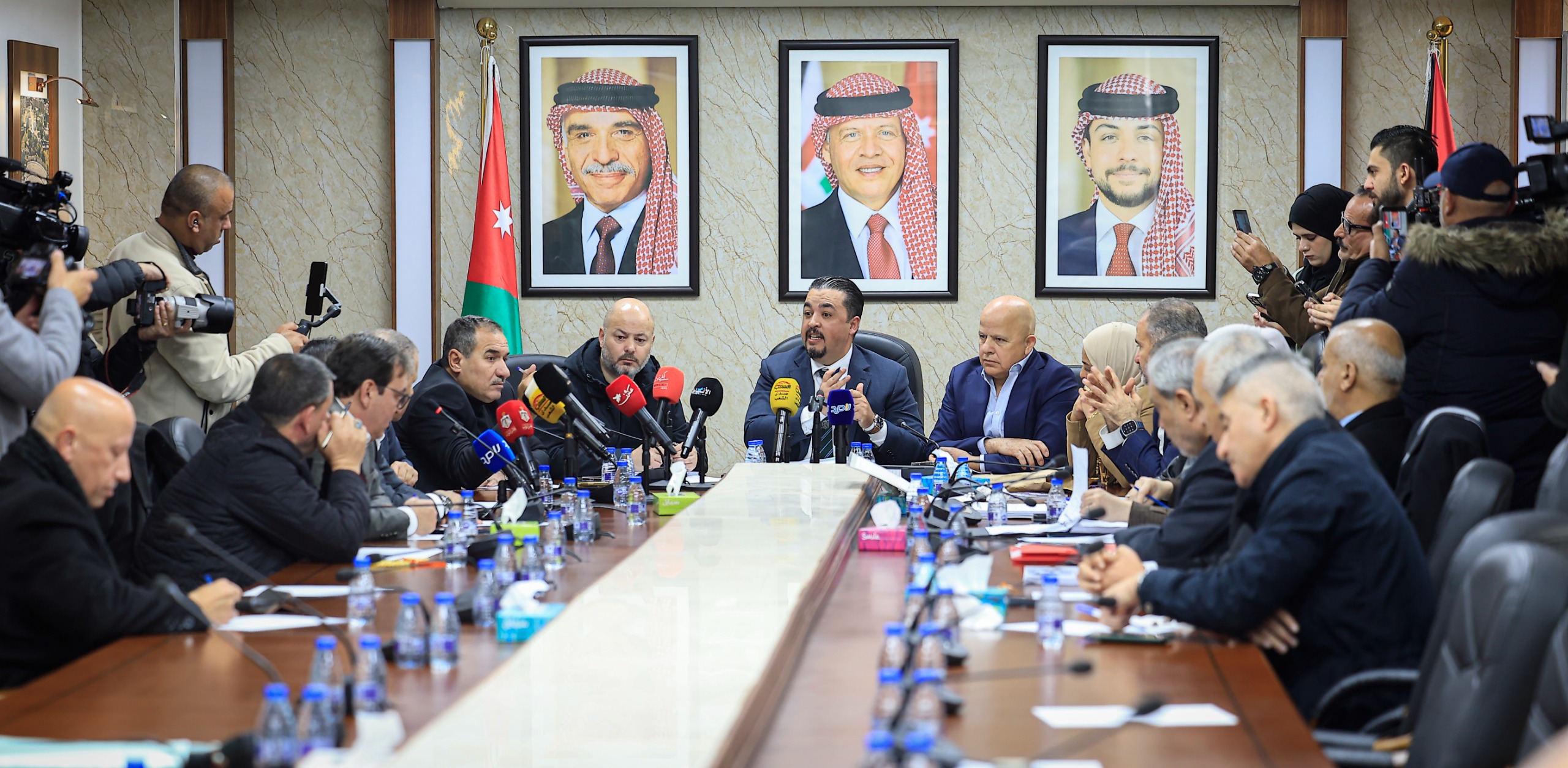 العمل النيابية تحاور رؤساء تحرير وكتاب سياسيين حول الضمان الاجتماعي