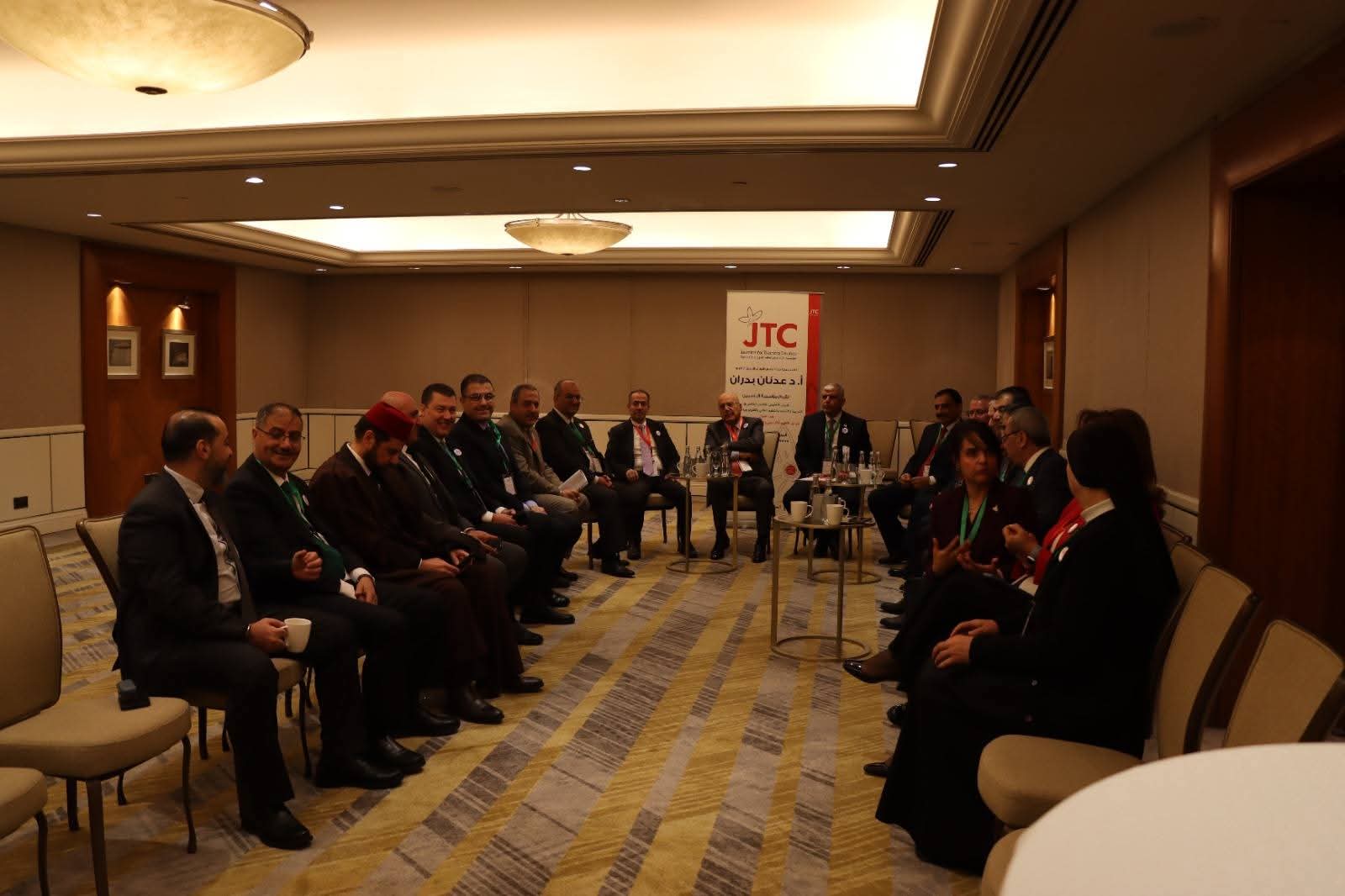 رئيس جامعة عجلون الوطنية يشارك في مؤتمر تكامل التعليم الأكاديمي والمهني والتقني 