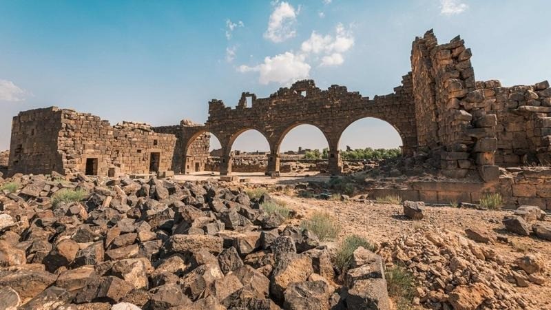 بوابة بلدية أم الجمال .. تحفة بازلتية تختزل التاريخ وتفتح نوافذ الرحلة عبر الزمن