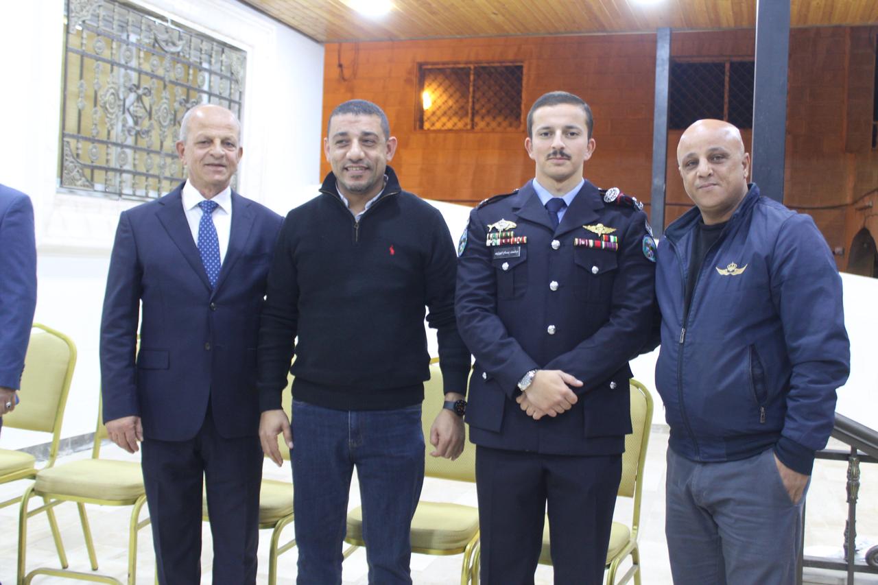 الملازم محمد نجل اللواء المتقاعد أبو زيد ..  مبارك التخرج من كلية الشرطة في قطر 