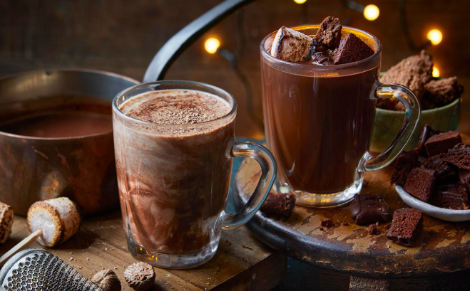 الشوكولاتة الساخنة بدل القهوة صباحًا ..  لطاقة أكثر توازنًا