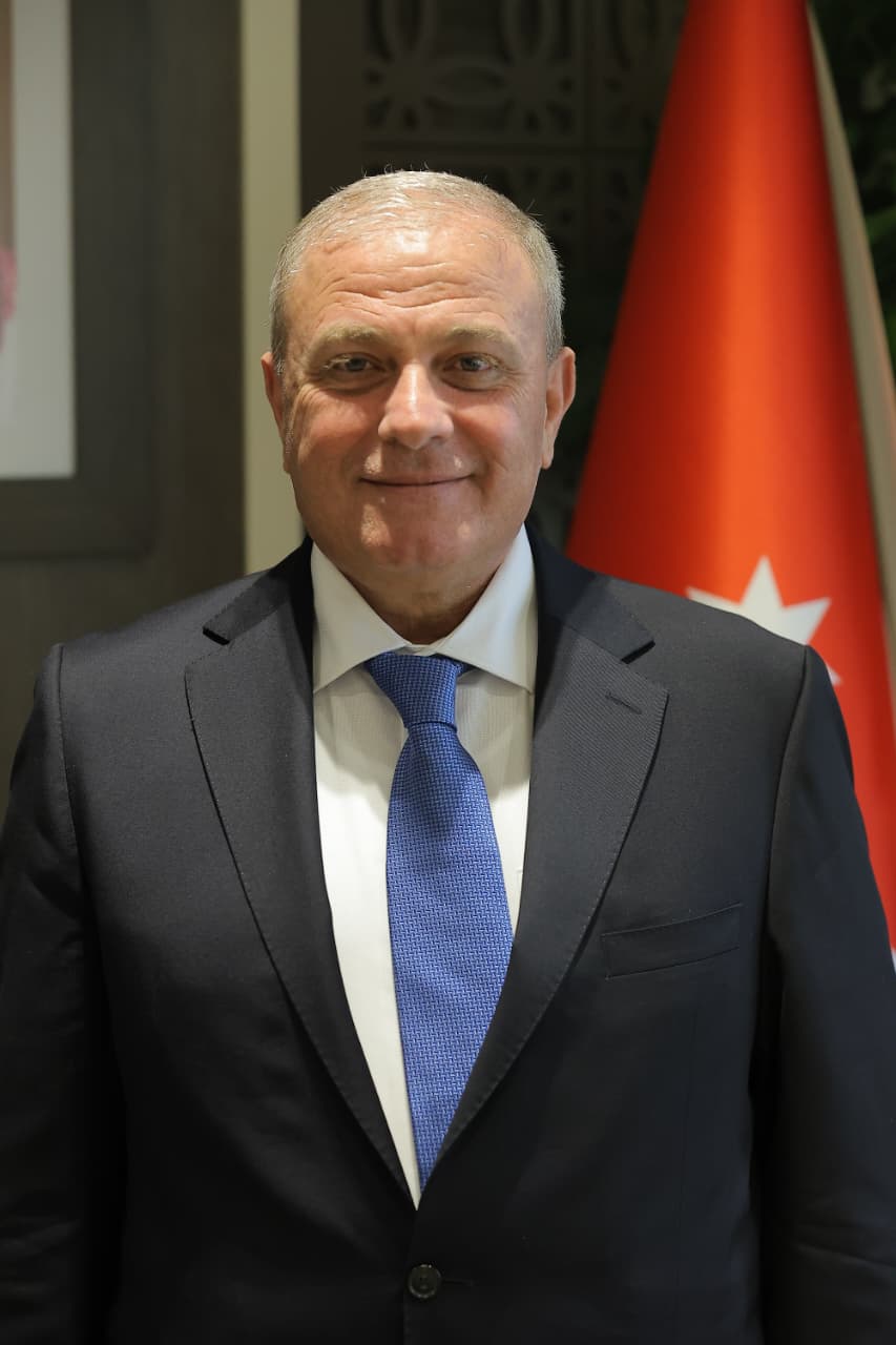 عطية: فخورون بمنتخبنا الوطني على الأداء الرجولي 