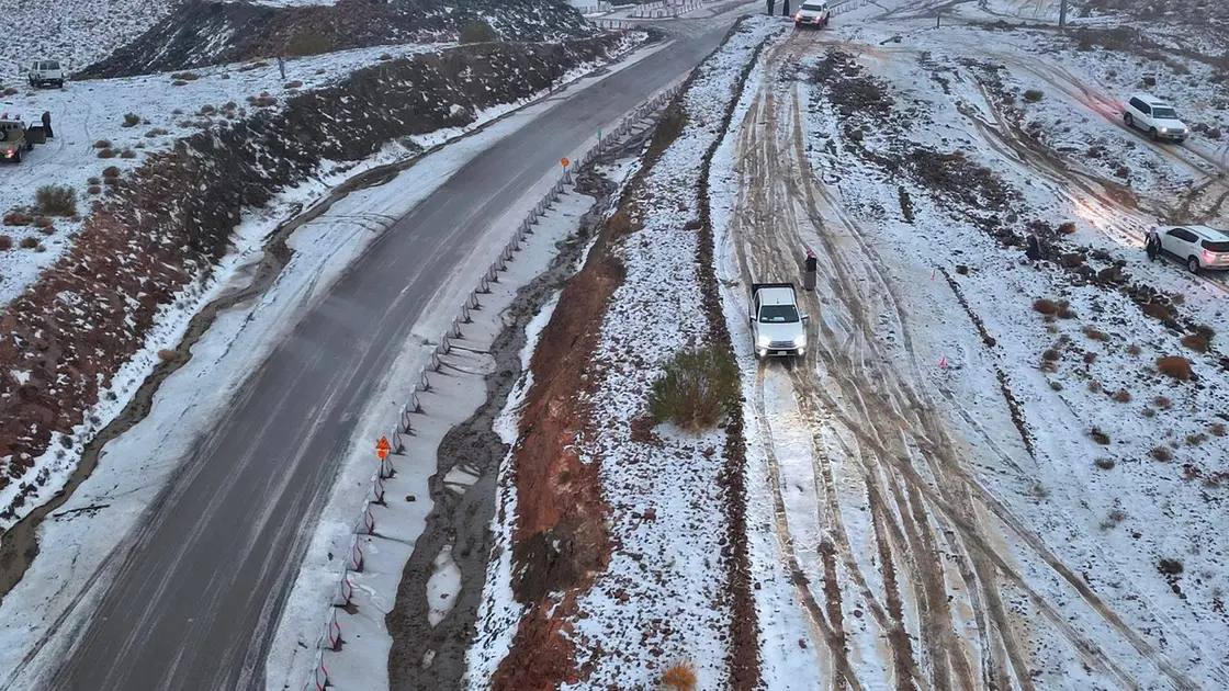 Near the Jordanian border… snow covers the Almond Mountains in Saudi Arabia  Mix