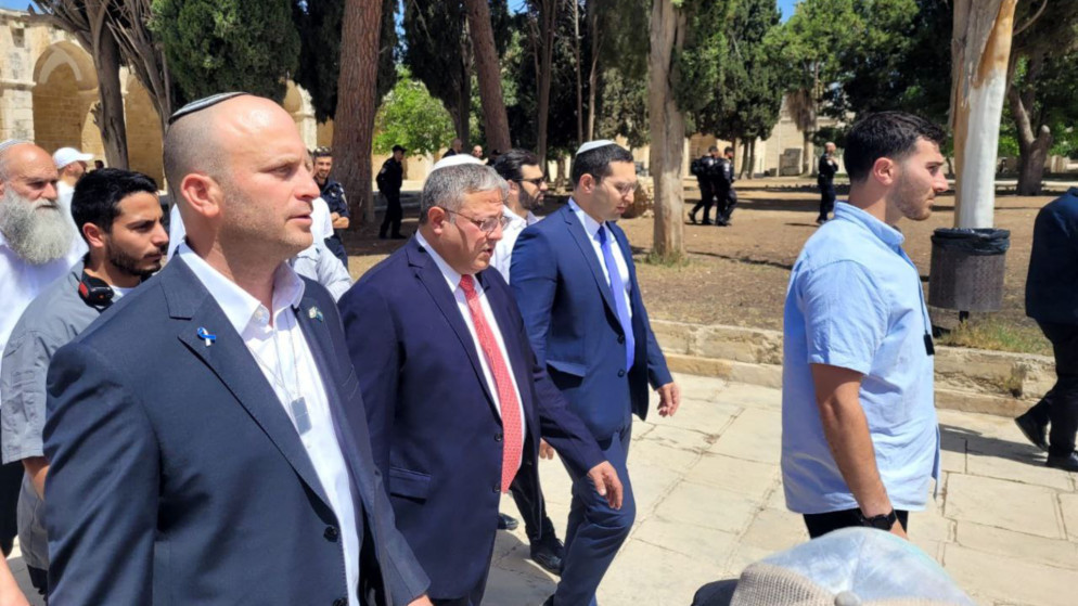 بن غفير ومستوطنون يقتحمون المسجد الأقصى