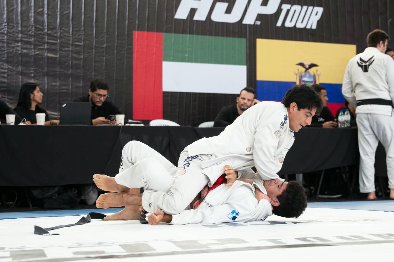 رابطة أبوظبي لمحترفي الجوجيتسو تستقطب مئات اللاعبين في بطولتي كارتاجينا وكويتو