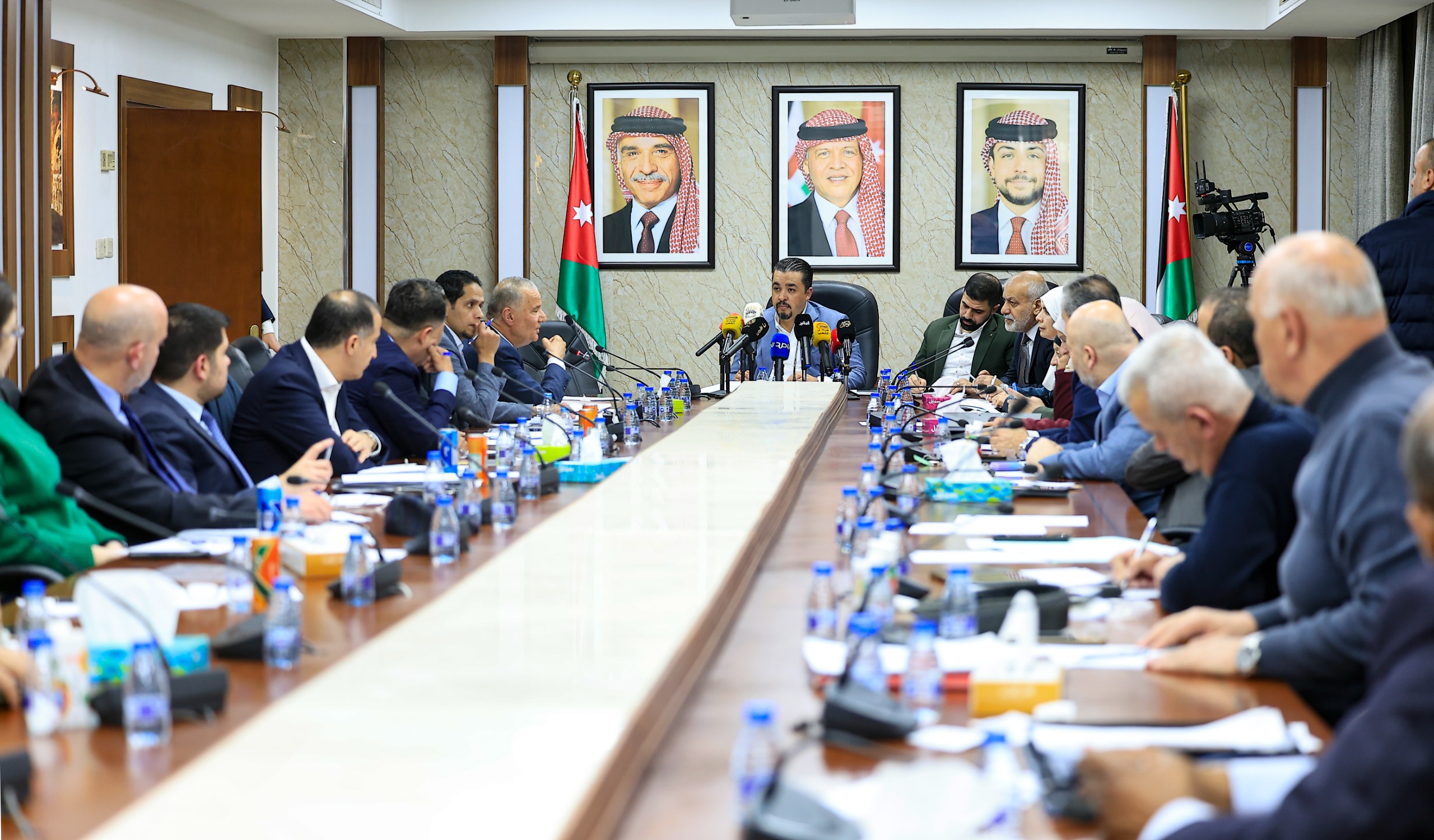 العمل النيابية: حوارات مشروع الضمان الاجتماعي تقوم لنتائج ترضي الجميع 