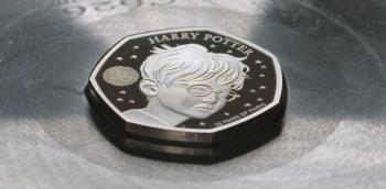 دار سك العملة الملكية ببريطانيا تطرح عملات معدنية تحمل صورة هاري بوتر