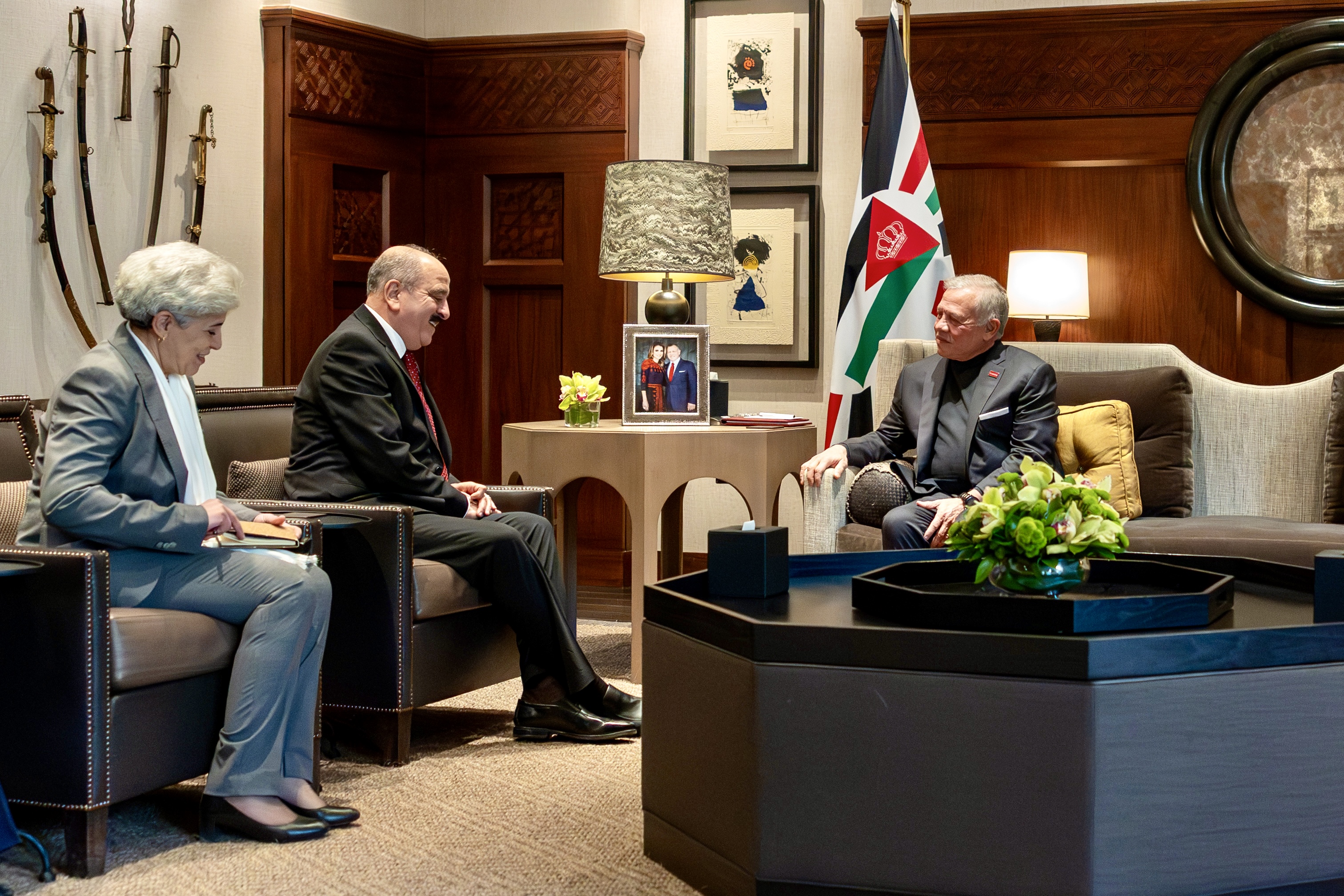 وزير الخارجية التونسي ينقل رسالة إلى الملك 