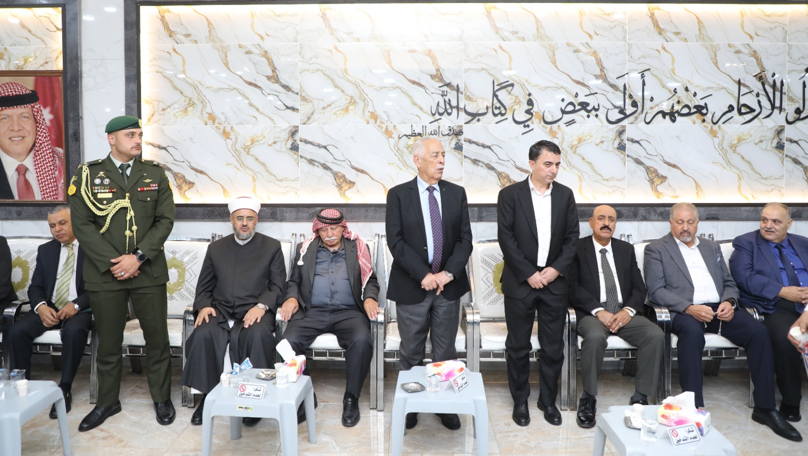 مندوبا عن الملك وولي العهد ..  العيسوي يعزي المساندة والمهيرات والسواعير والزريقات
