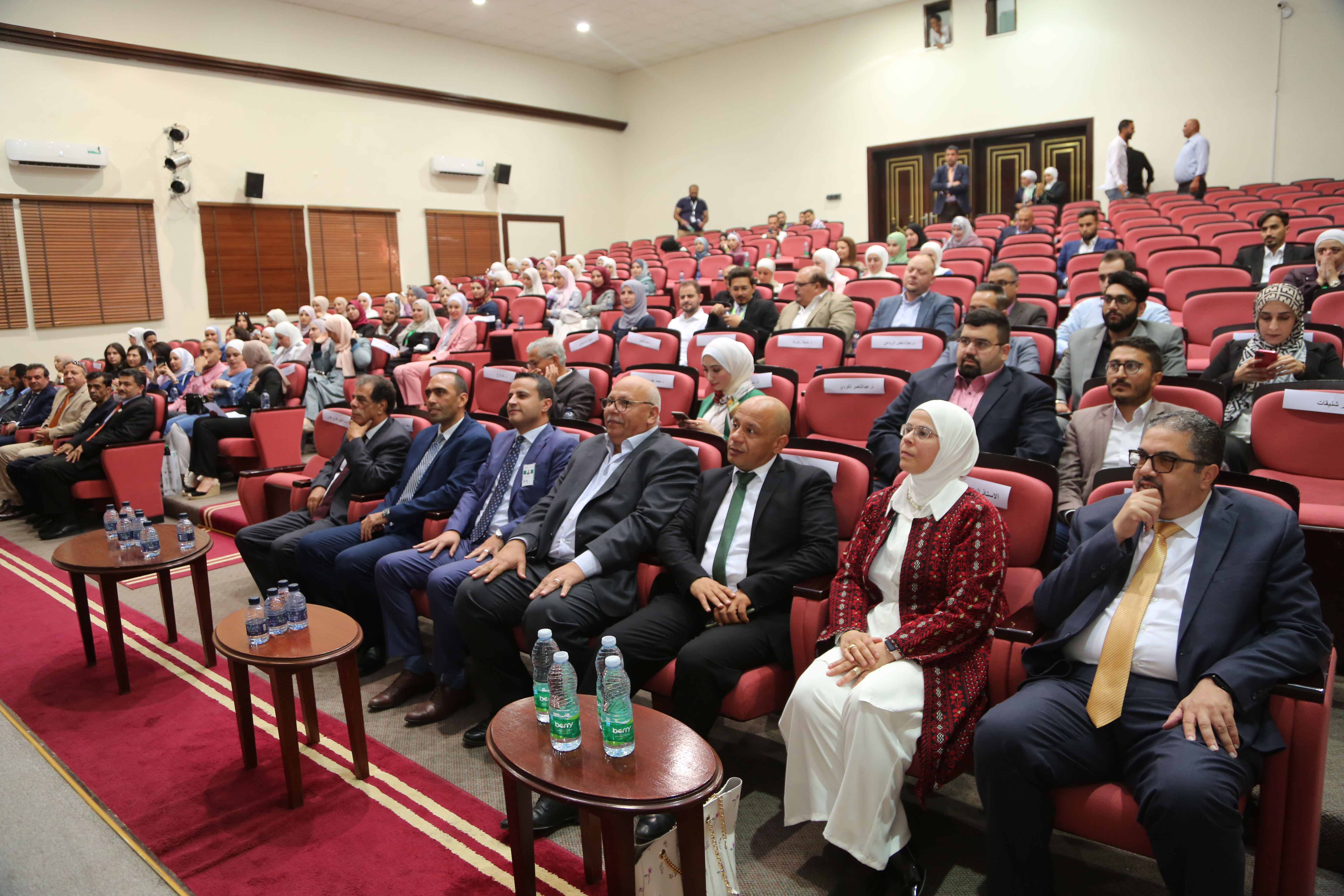 لقاء خريجي كلية الصيدلة الخامس في جامعة الزيتونة الأردنية 