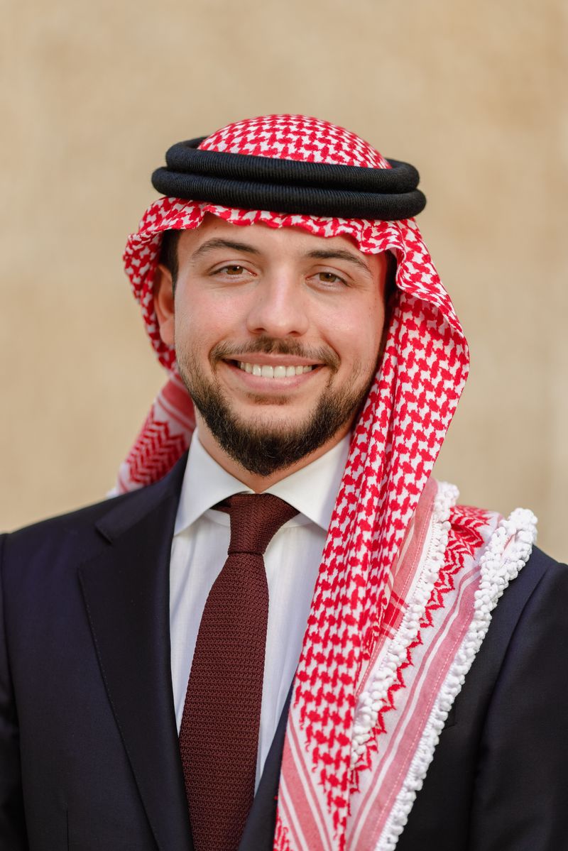 الربابعة يهدي ولي العهد قصيدة بمناسبة عيد ميلاده الميمون 