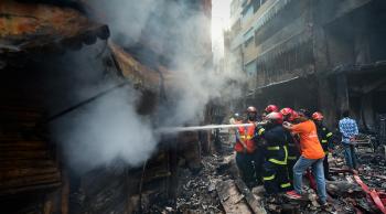 43 وفاة في حريق في عاصمة بنجلادش 
