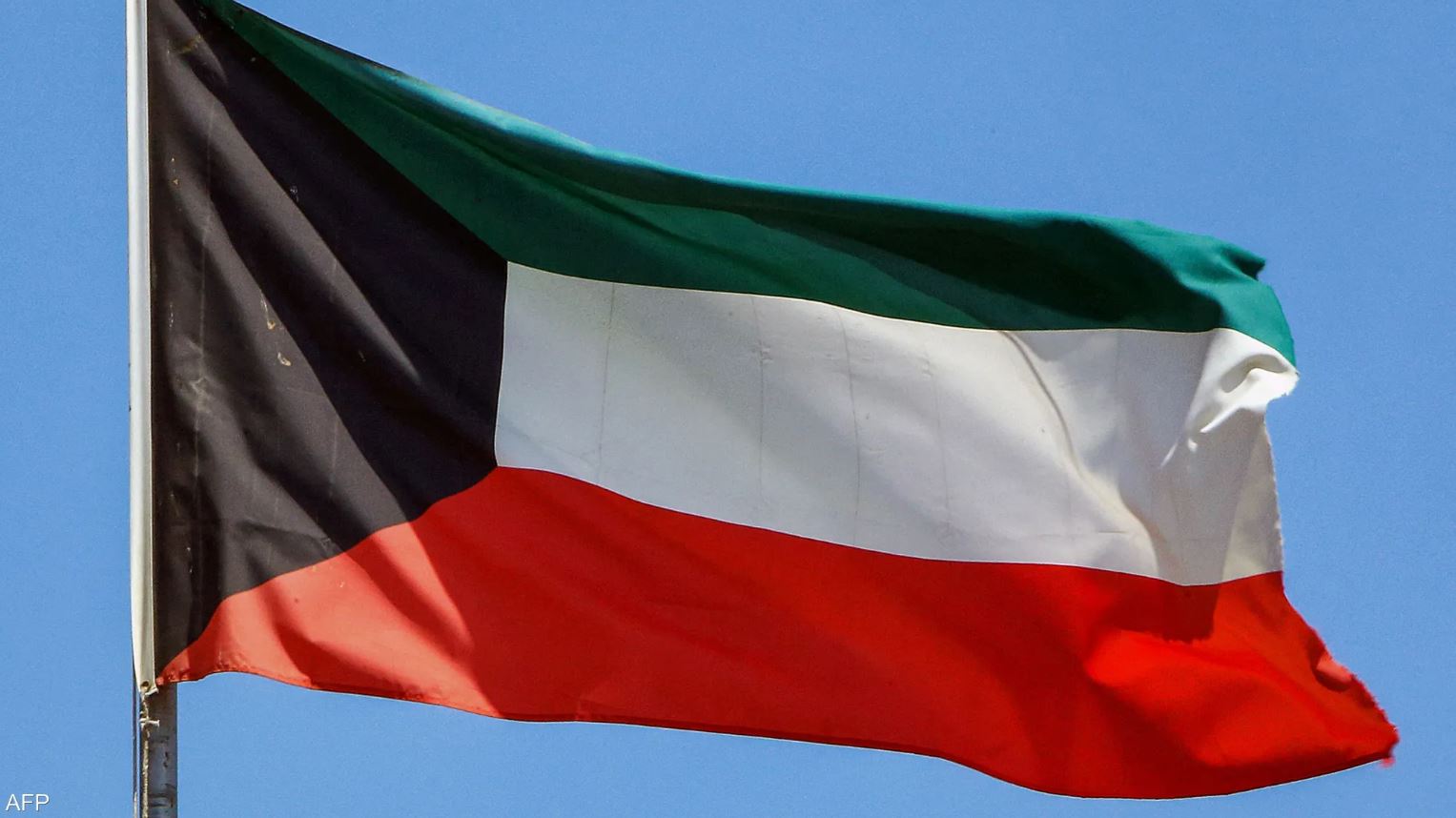 الكويت ..  إصابة 3 عسكريين بقاعدة جوية بعد اعتراض صواريخ