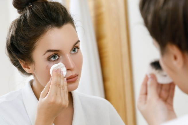 وداعاً للمسام الواسعة ..  أقوى حِيل المكياج لبشرة ناعمة كالفلتر